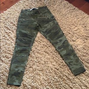 Tinseltown Camouflage Skinny Pants
